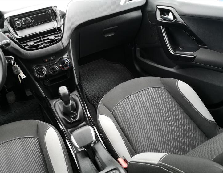 Peugeot 2008 10