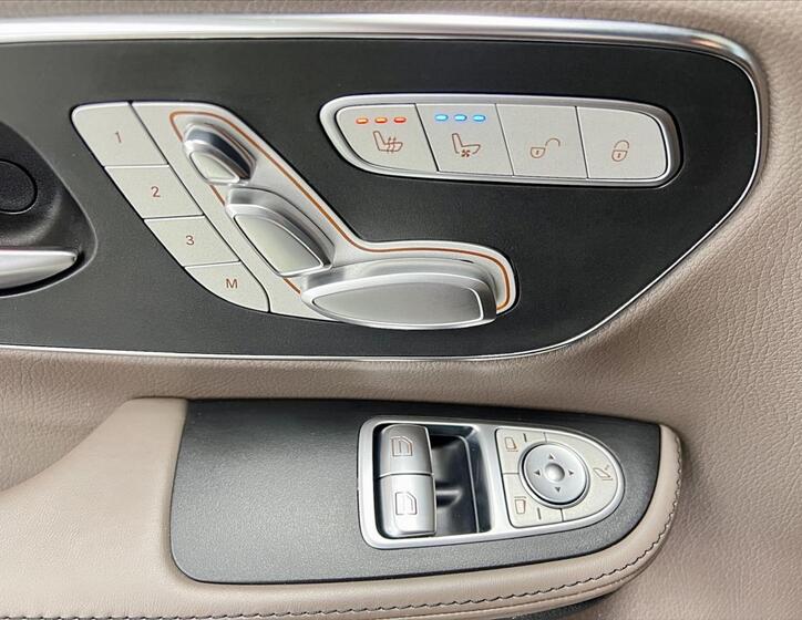 Mercedes-Benz Třídy V 29