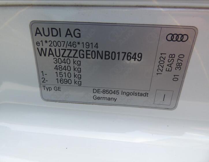 Audi e-tron 70