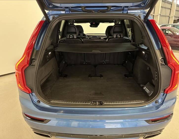 Volvo XC90 32