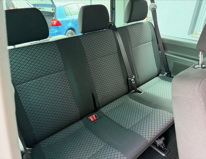 Volkswagen Caravelle 19