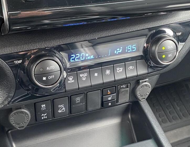 Toyota Hilux 27