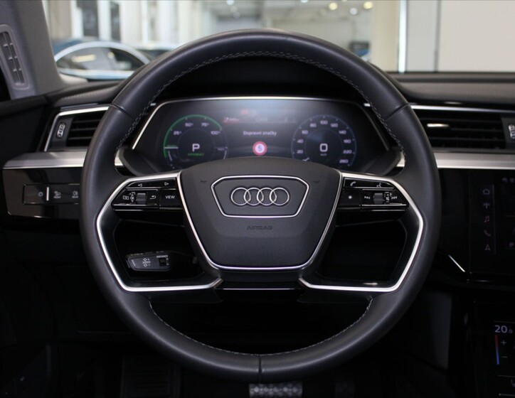 Audi e-tron 9