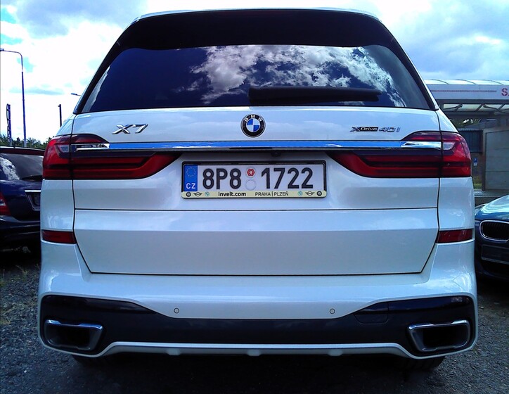 BMW X7 6