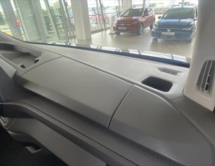 Volkswagen Transporter 9