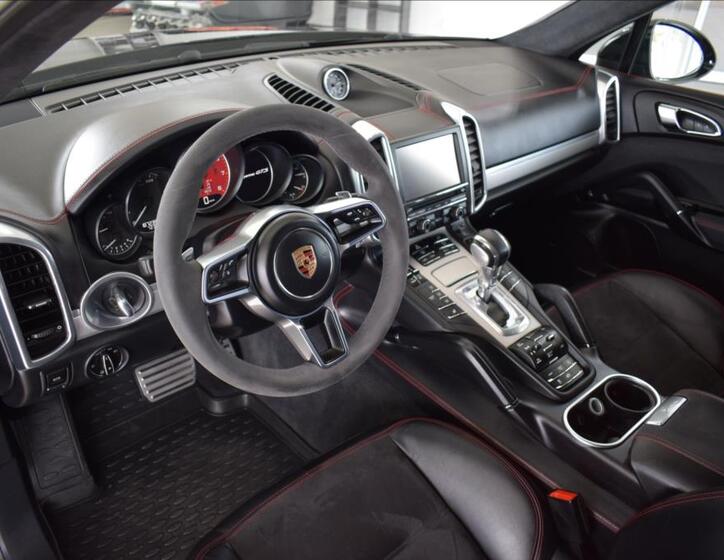 Porsche Cayenne 9