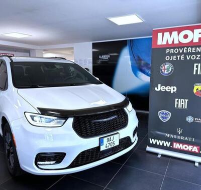 Chrysler Pacifica 2