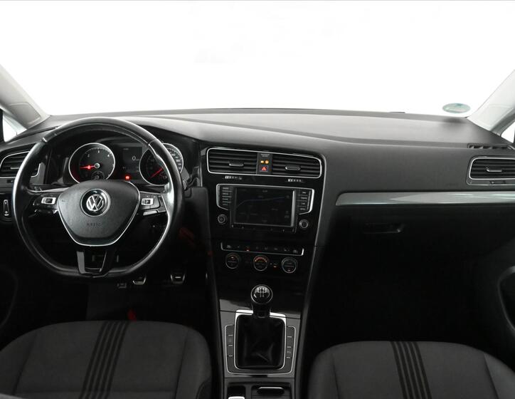 Volkswagen Golf 11