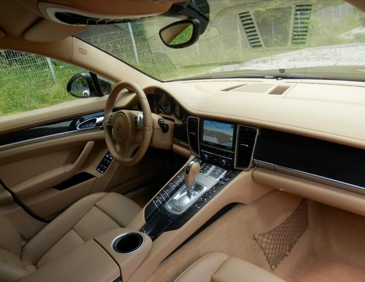 Porsche Panamera 14