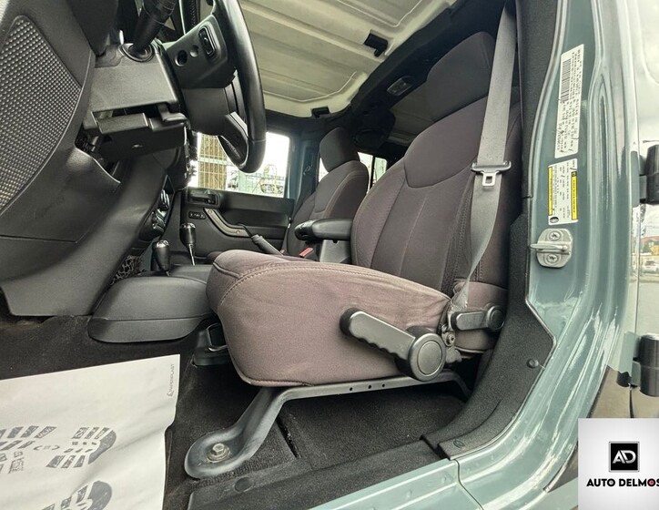 Jeep Wrangler 34