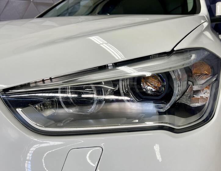 BMW X1 8