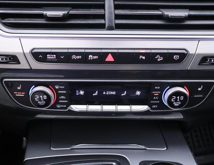 Audi Q7 35