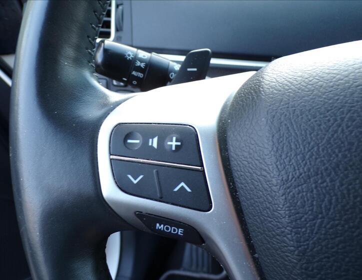 Toyota Verso 12