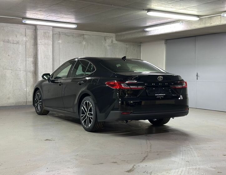 Toyota Camry 7