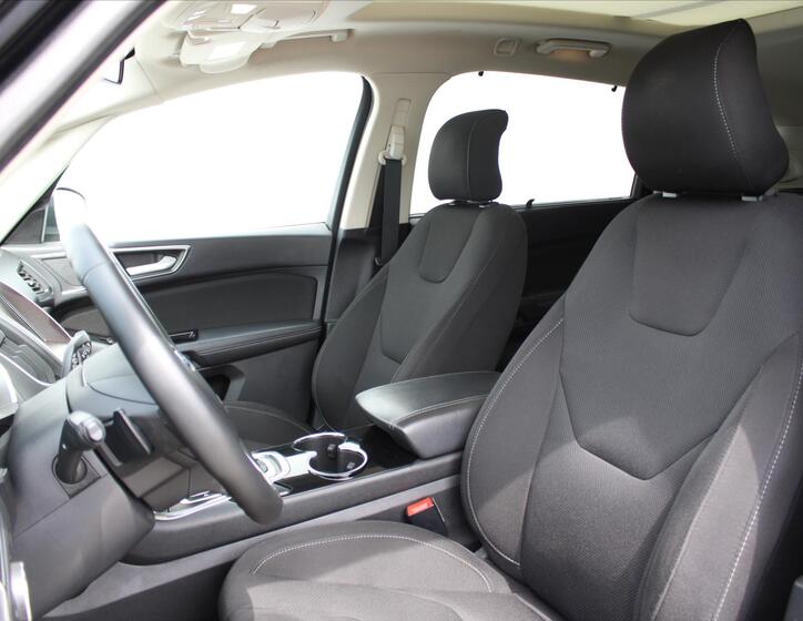 Ford S-MAX 10