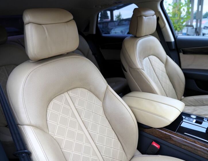 Audi A8 28