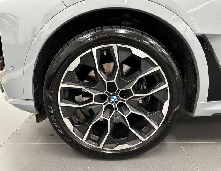 BMW X7 4
