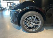 Porsche Macan 3