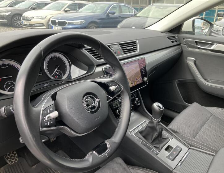 Škoda Superb 9