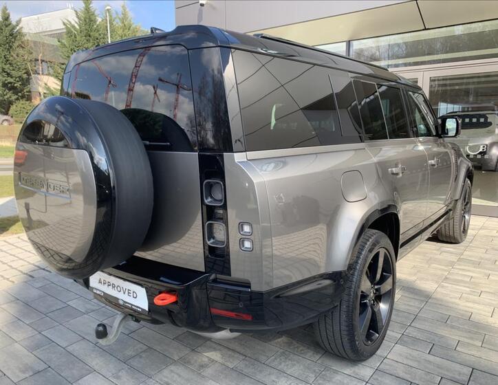Land Rover Defender 7