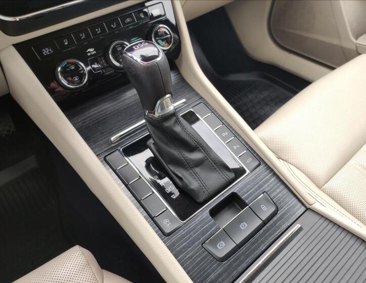 Škoda Superb 28