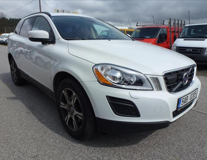Volvo XC60 4