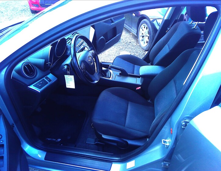 Mazda 3 9