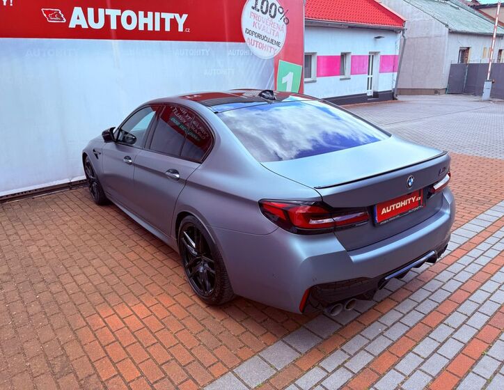 BMW M5 9