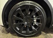 Tesla Model Y 33