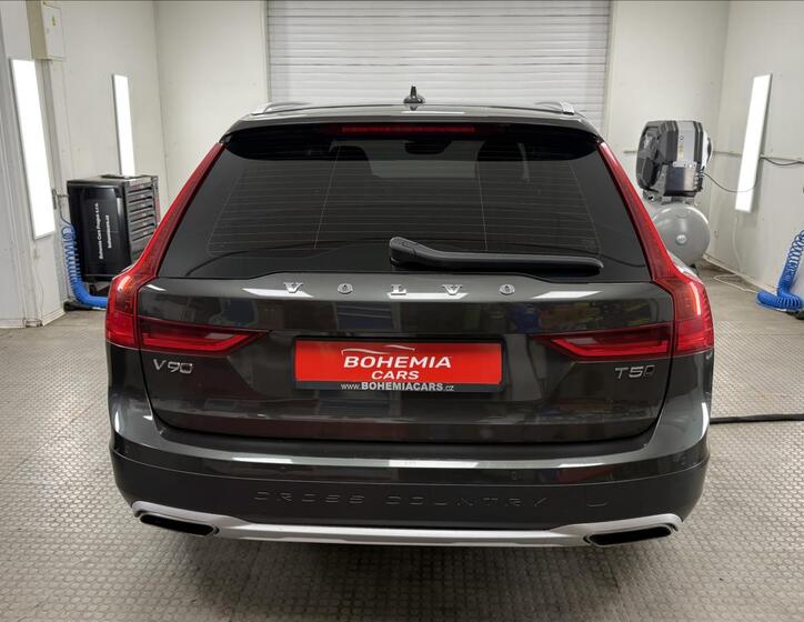 Volvo V90 5
