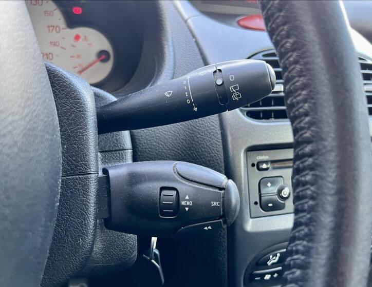 Peugeot 206 23