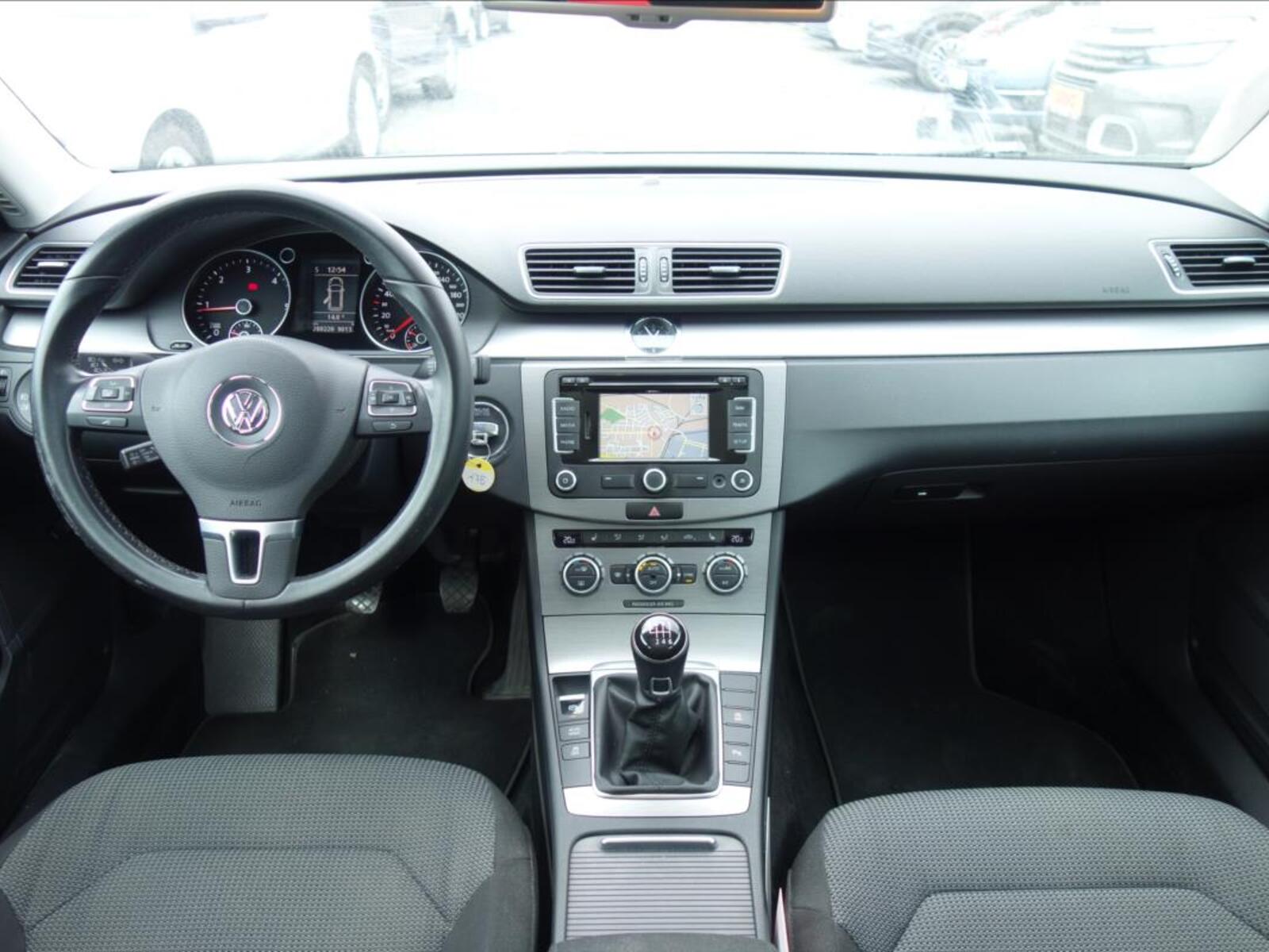 Volkswagen Passat 18