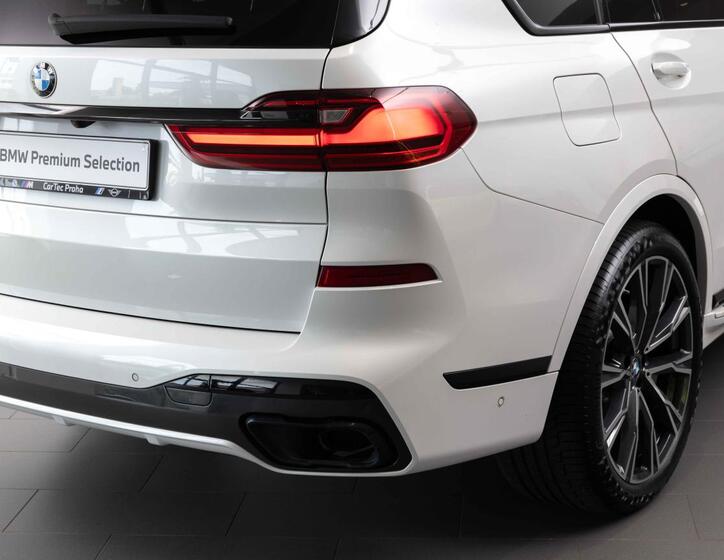 BMW X7 9
