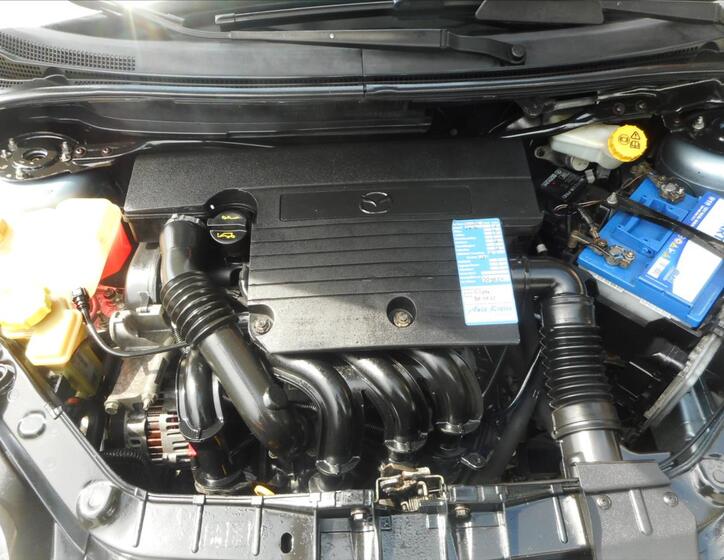 Mazda 2 26