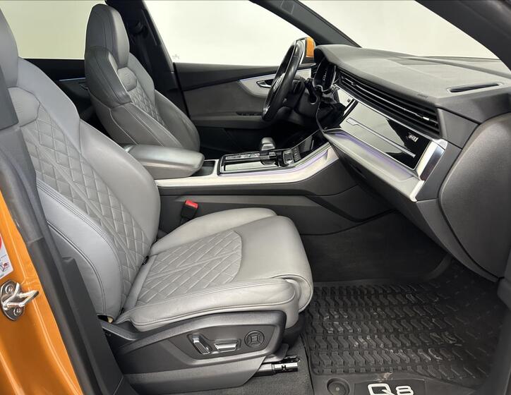 Audi Q8 22