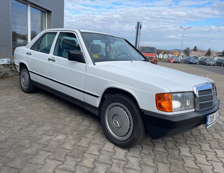 Mercedes-Benz 190 3