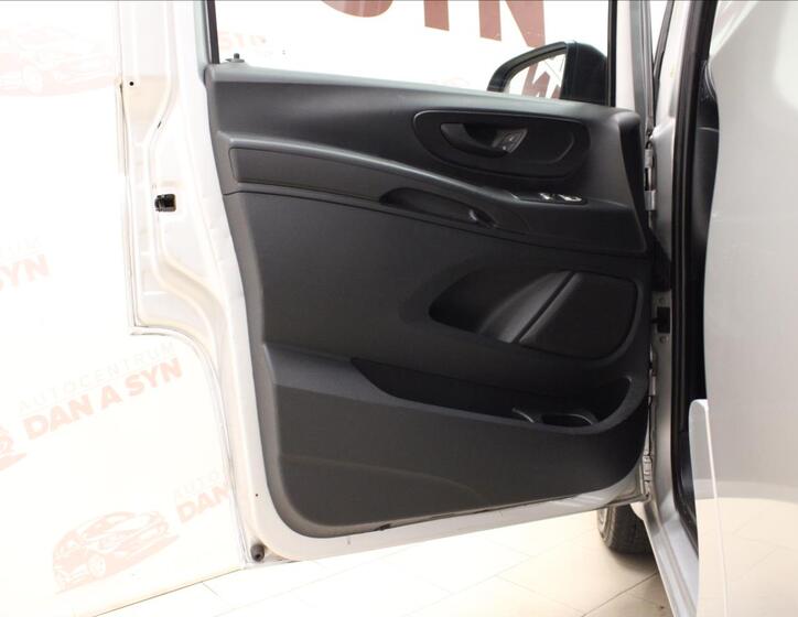 Mercedes-Benz Vito 9