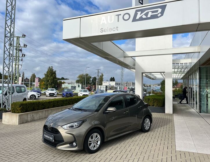 Toyota Yaris 1
