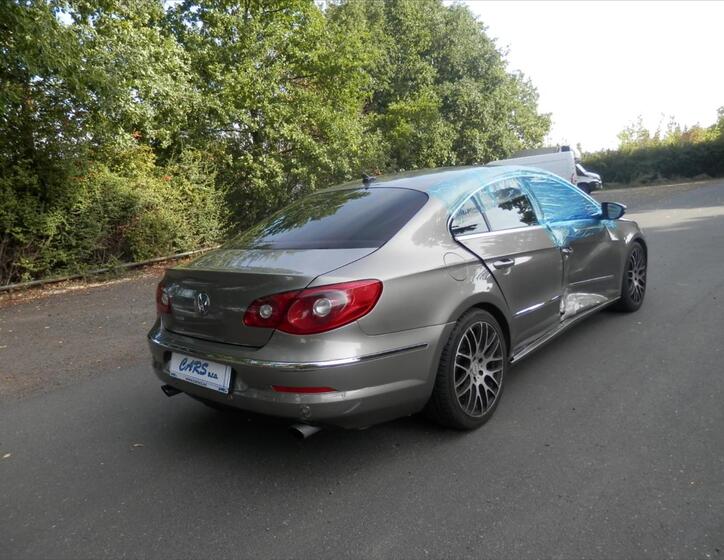 Volkswagen Passat CC 8