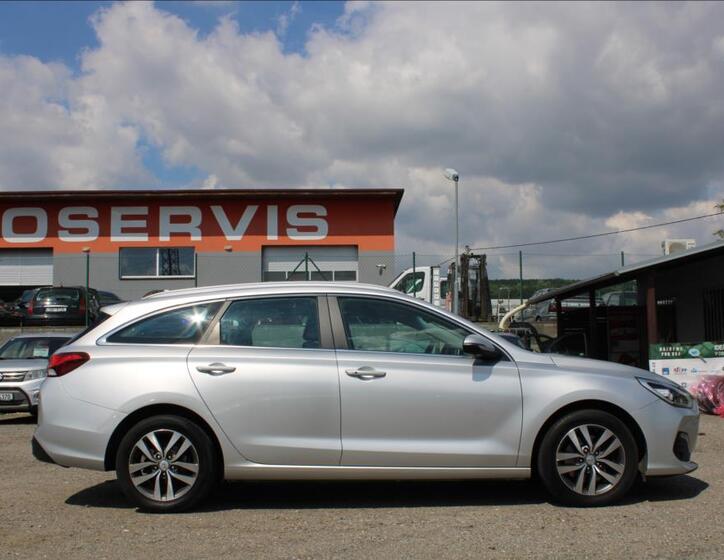 Hyundai i30 4