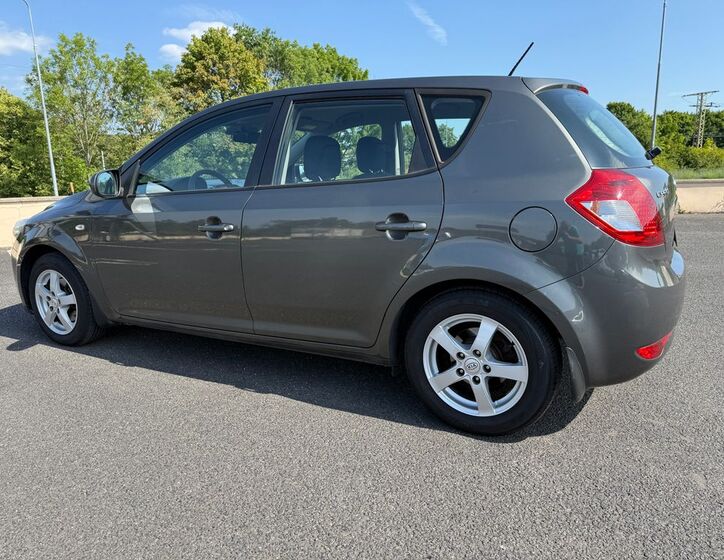 KIA Ceed 5