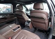 BMW Řada 7 33