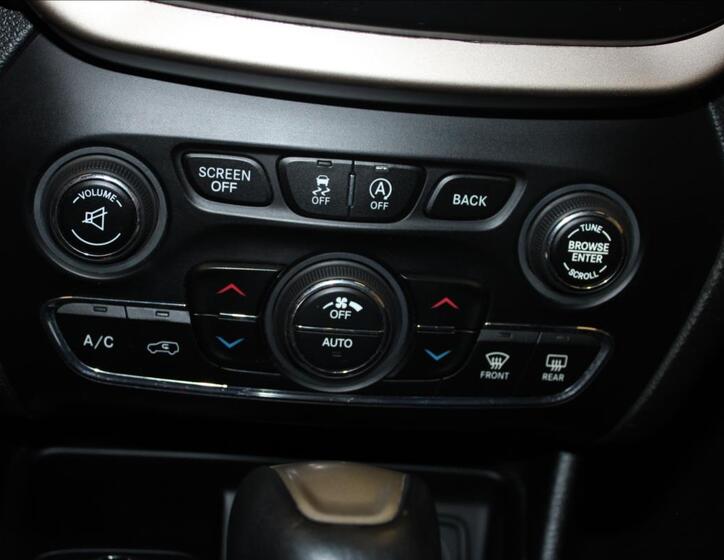 Jeep Cherokee 39
