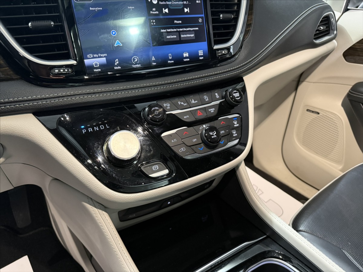 Chrysler Pacifica