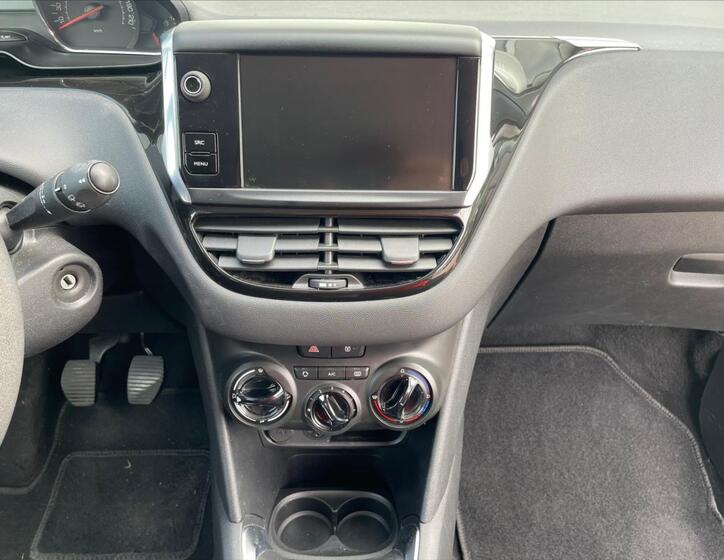 Peugeot 208 12