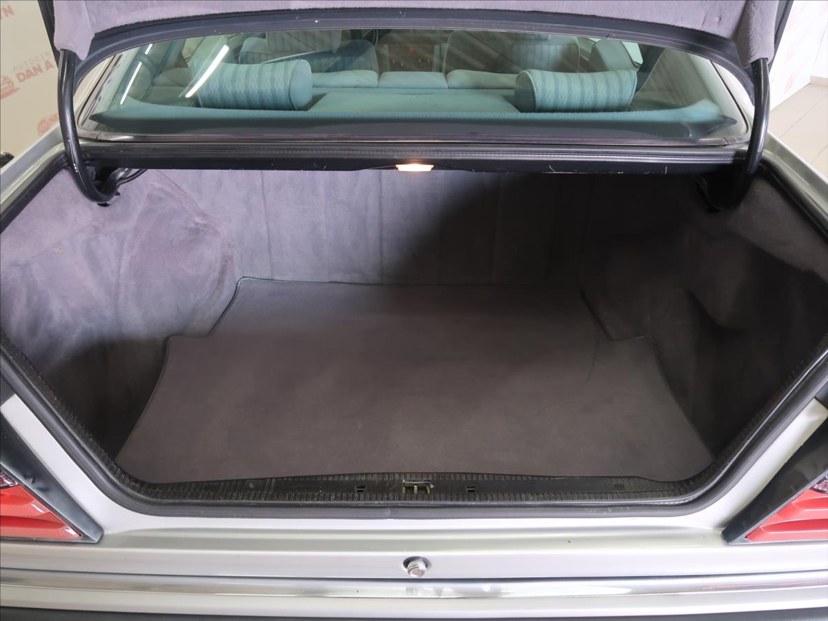 Mercedes-Benz 124