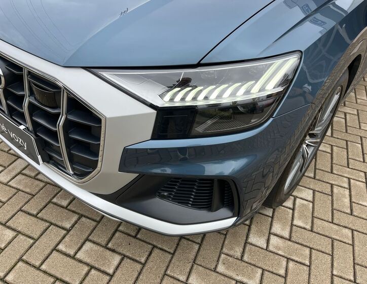 Audi SQ8 10