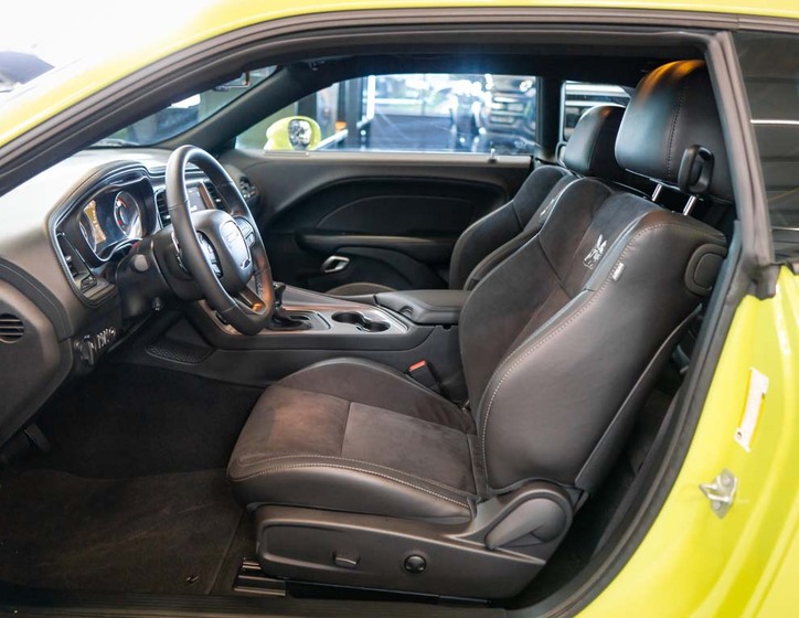 Dodge Challenger 13