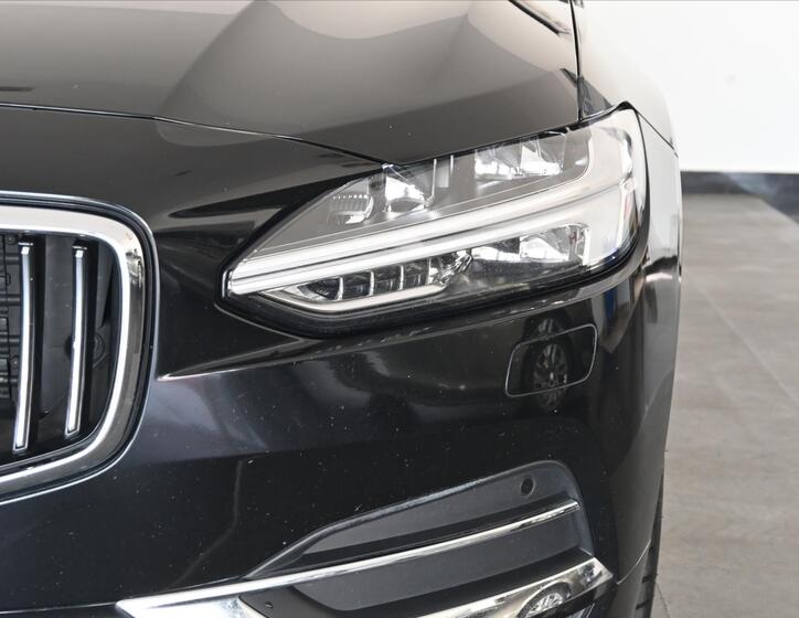Volvo V90 35