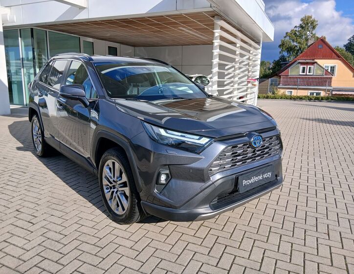 Toyota RAV4 8